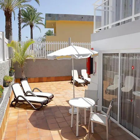 Cocoteros Apartment *