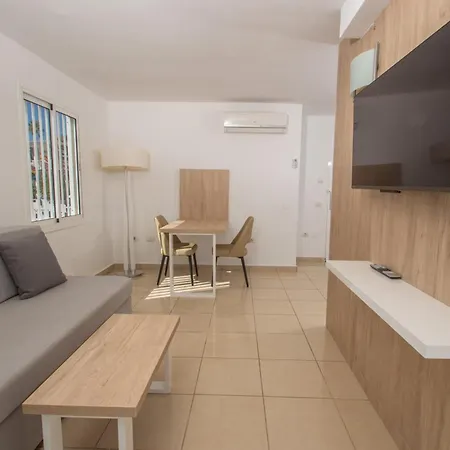 Apartment Cocoteros *